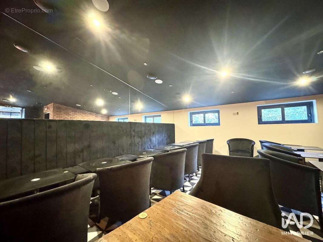 Photo 2 - Commerce à MONTMORENCY