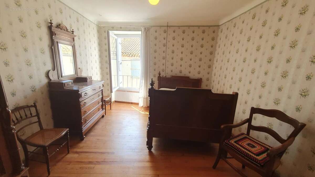 Maison à MOUSSAN