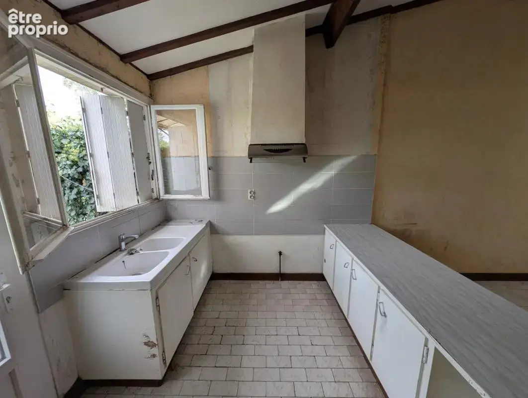 POMEROL Maison en pierre 78 m² + garage 15 m² et jardin – 109 000 € - photo 3