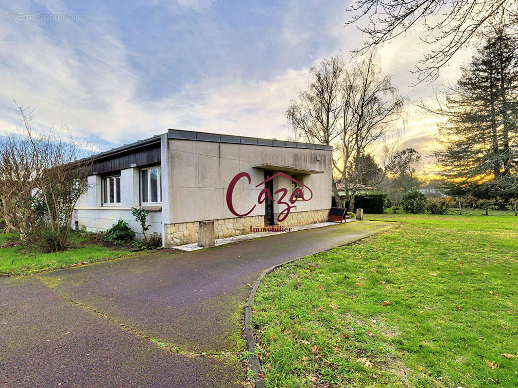 Maison à FARGUES-SAINT-HILAIRE