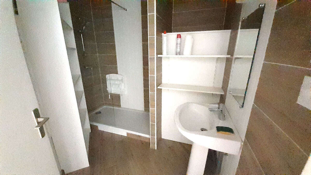 Brest rive gauche , T3 de 63 m² avec balcon dans résidence sénior. - photo 8