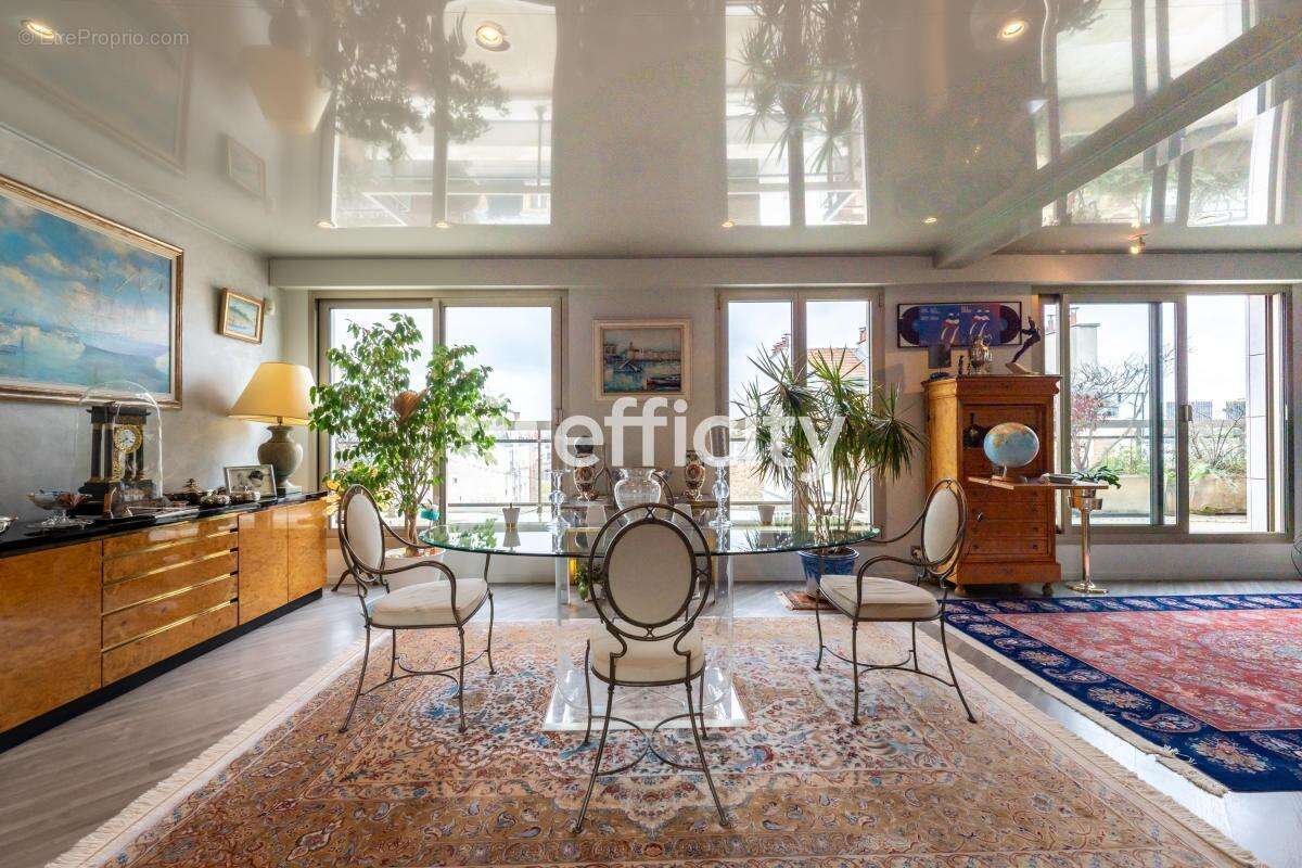 Appartement à LEVALLOIS-PERRET