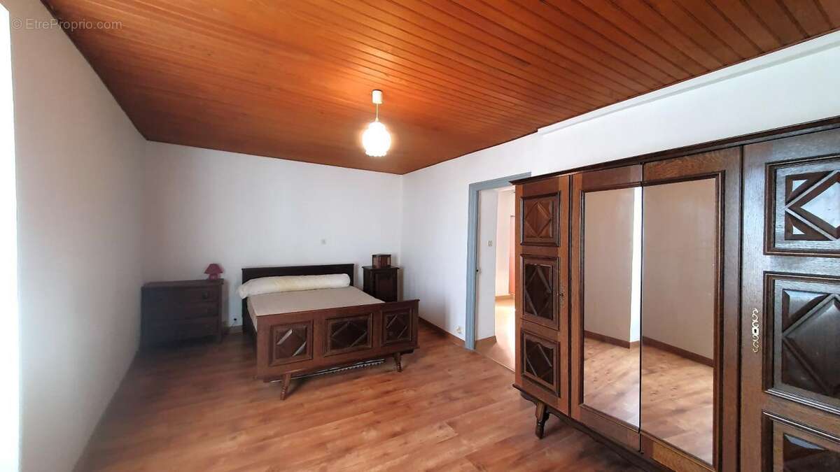 Maison à LA SALVETAT-PEYRALES