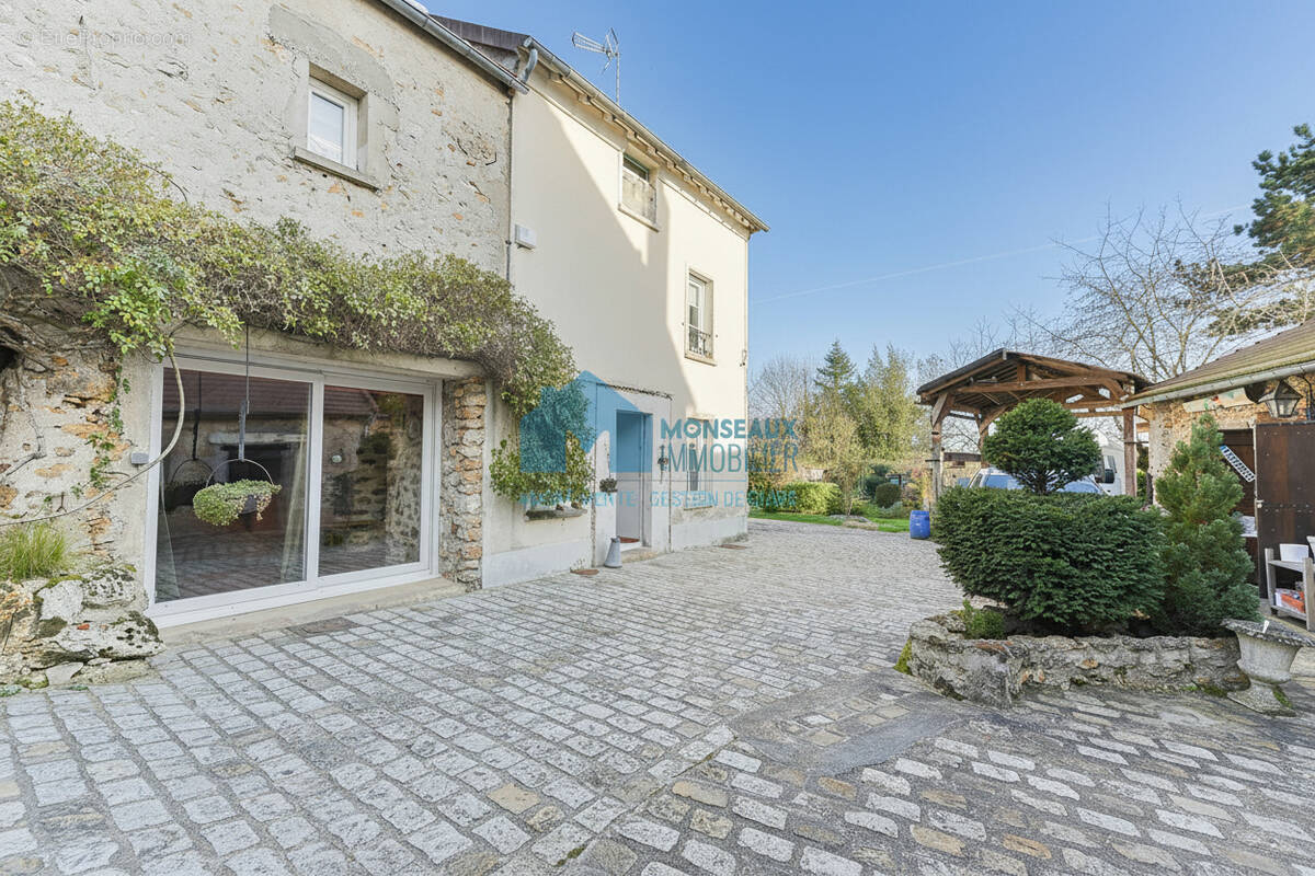 Maison à VILLIERS-SUR-ORGE