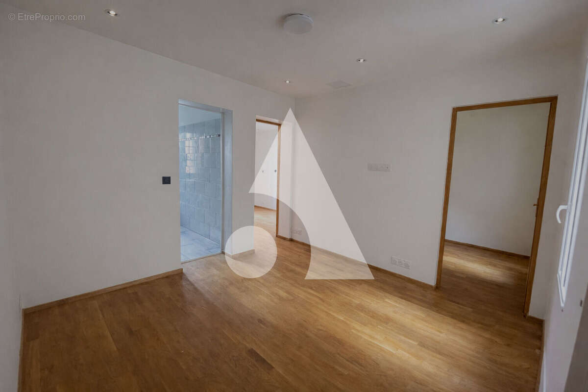 Appartement 3 pièces rénové - photo 3