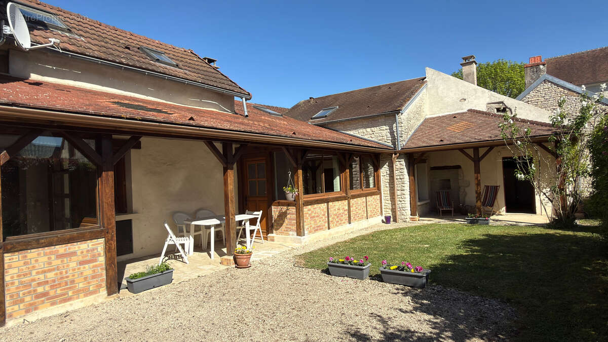 Maison à PRECY-LE-SEC