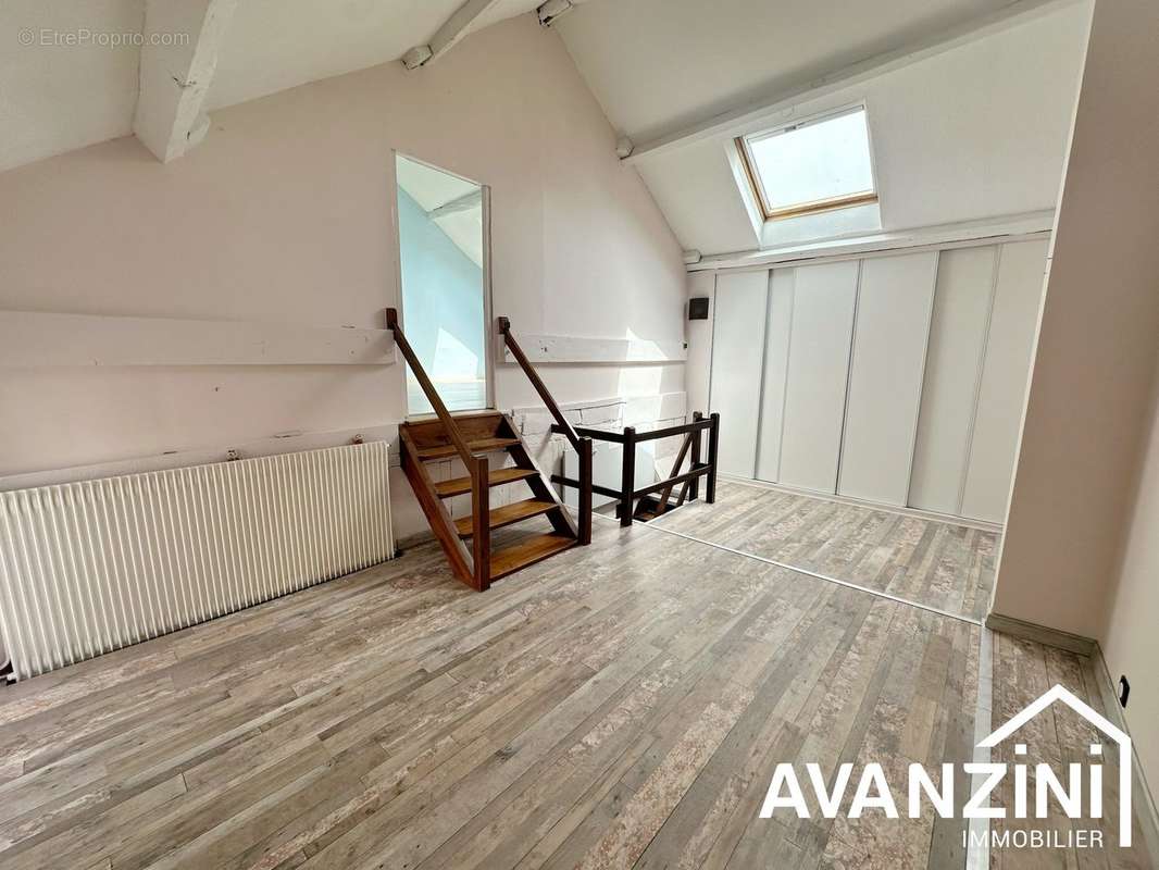 Maison à CRECY-LA-CHAPELLE