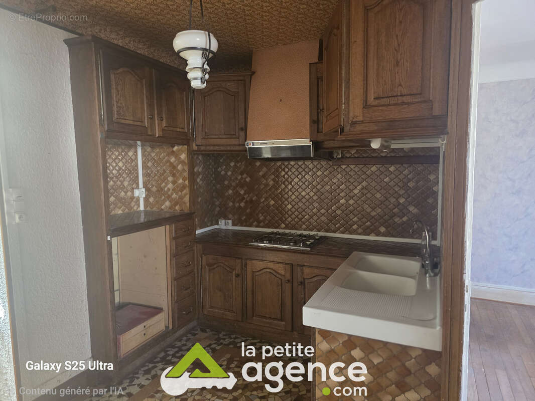 DUN SUR AURON : Maison de plain-pied d'une superficie de 74.6 m2 édifiée sur 262 m2 de terrain environ. - photo 2