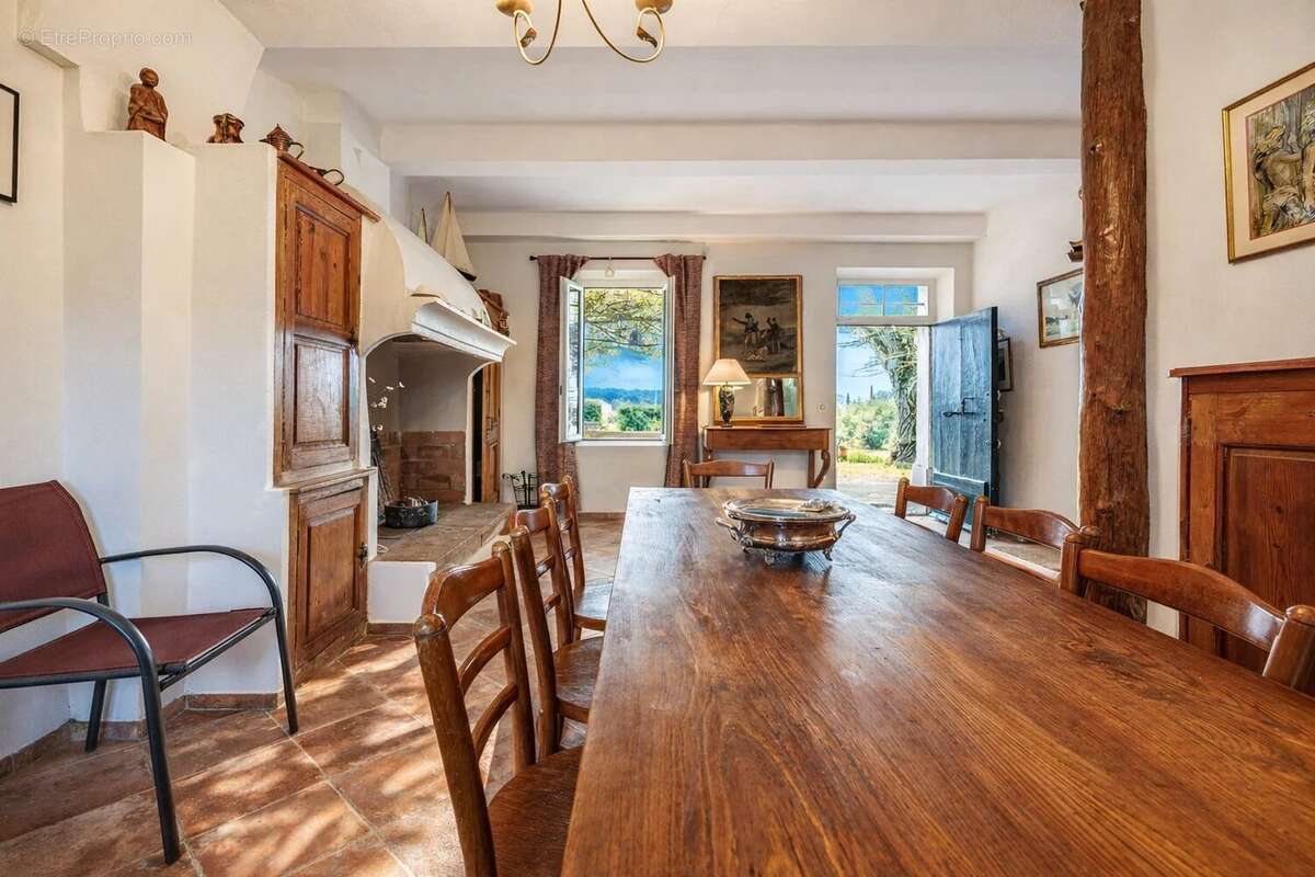 Maison à LE CASTELLET