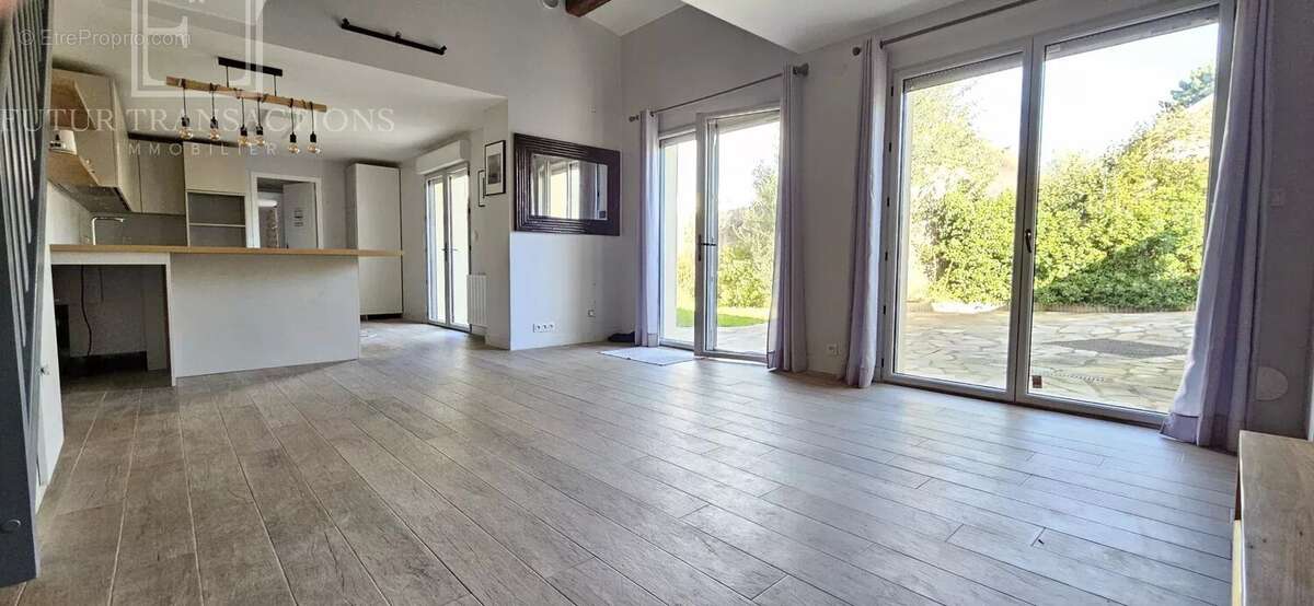 Maison à CROISSY-SUR-SEINE
