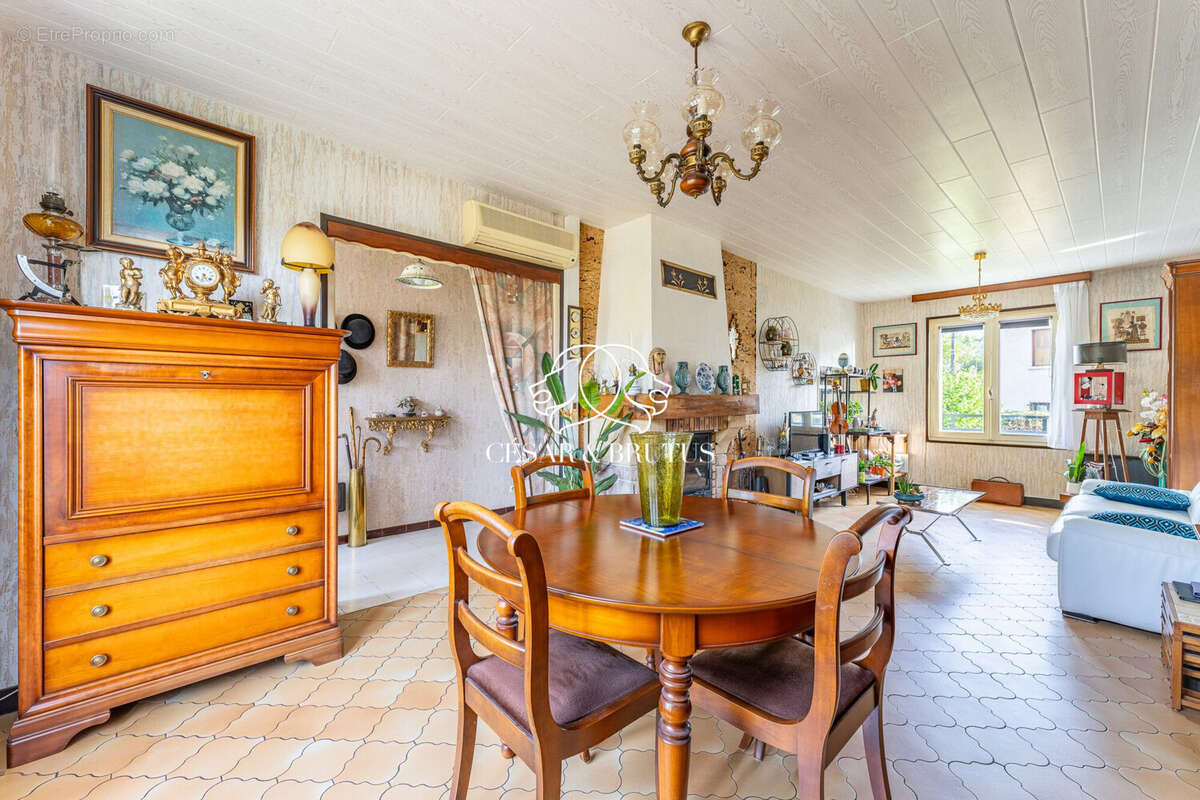 Maison 82 m² à Saint-Priest  - photo 4