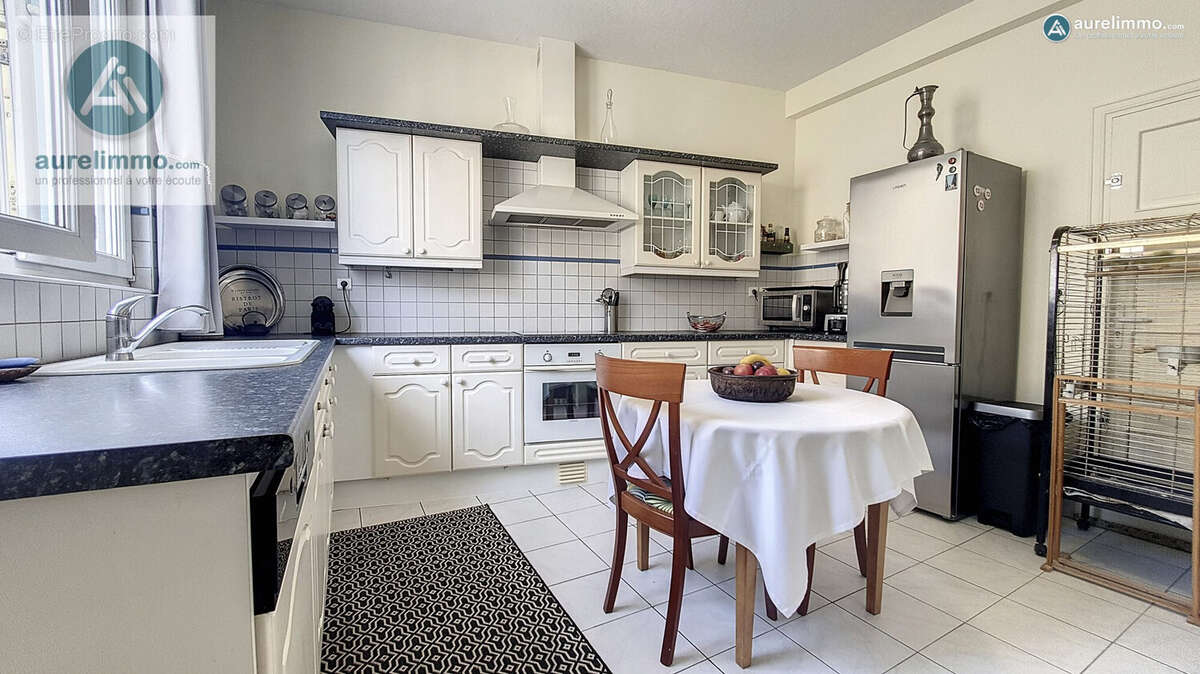cuisine equipée aménagée - Appartement à NERIS-LES-BAINS