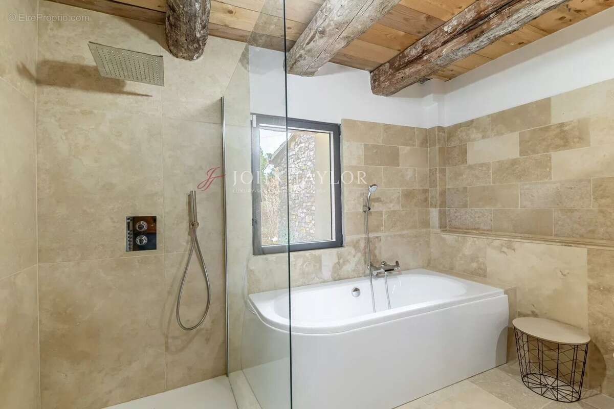 Maison à VAISON-LA-ROMAINE