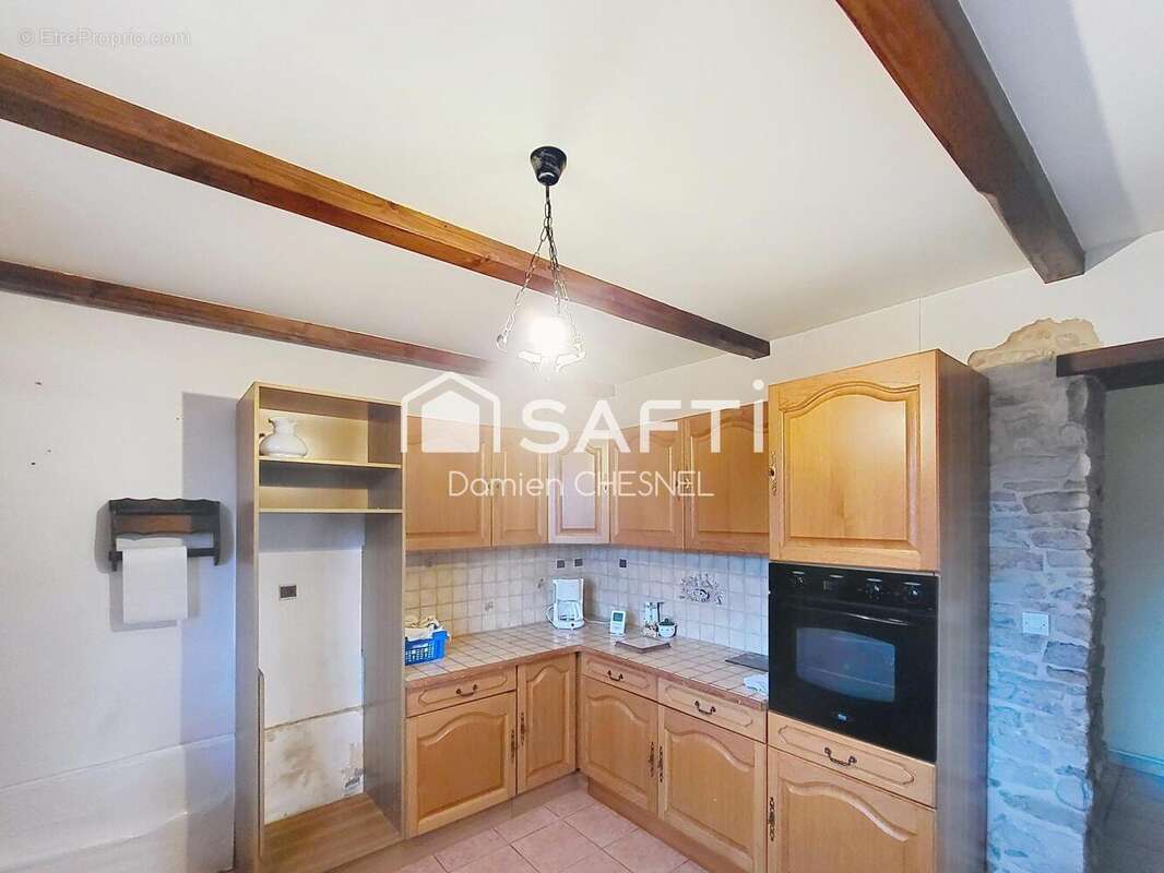 Maison 110 m² à Bessais-Le-Fromental  - photo 6