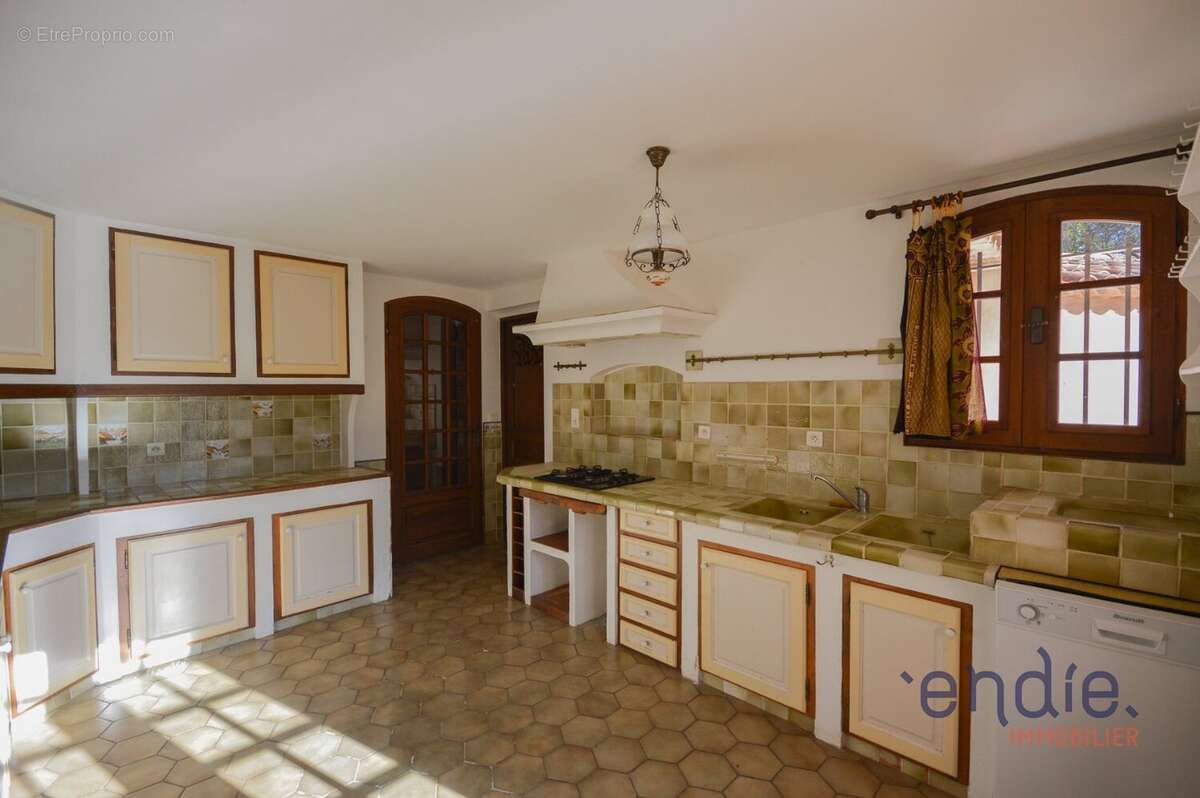 LE THORONET Maison en pierres 180 m² dans hameau paisible - photo 12