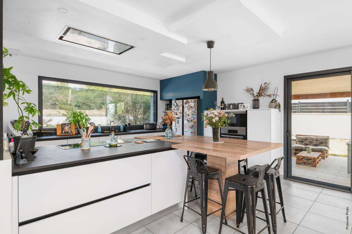 Saint-Sauveur – Aux portes de Bruguières  Villa contemporaine de plain-pied de 2018 – 4 chambres – Terrain de plus de 1 000 m² – - photo 5
