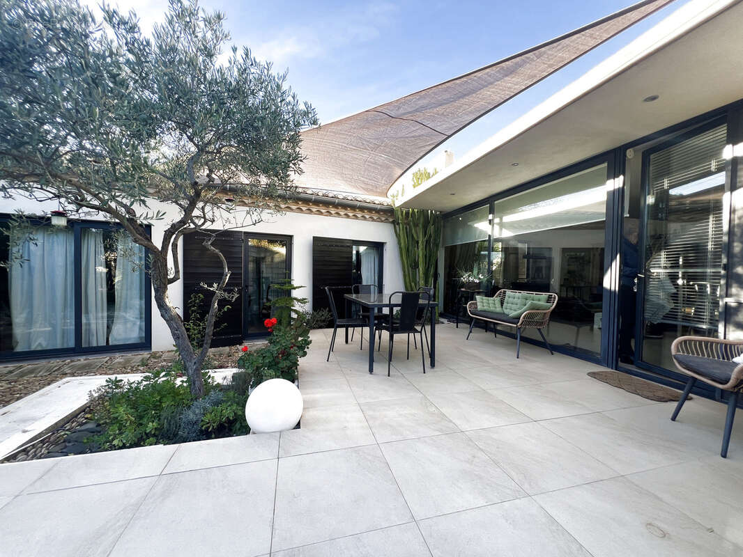 Maison à BELLEGARDE