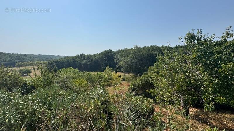 Terrain à ESTILLAC