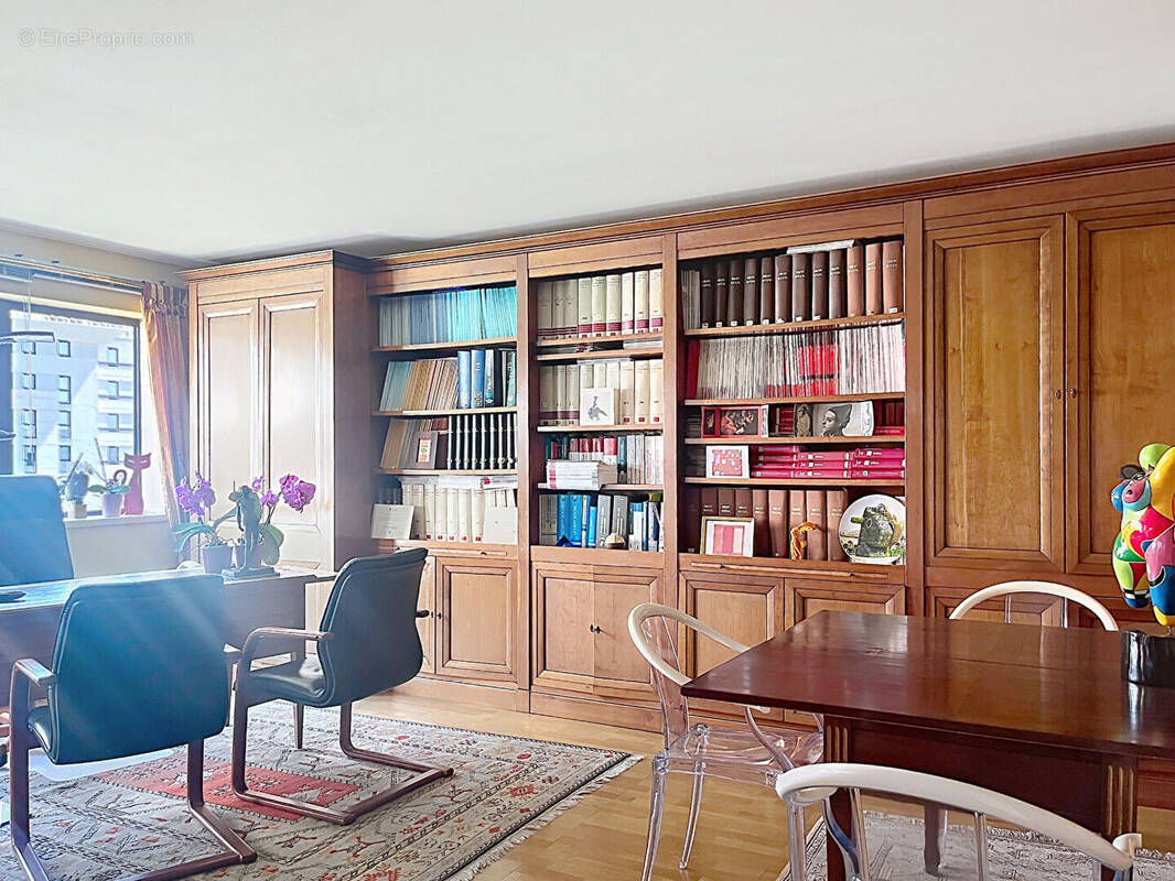 Appartement à SURESNES