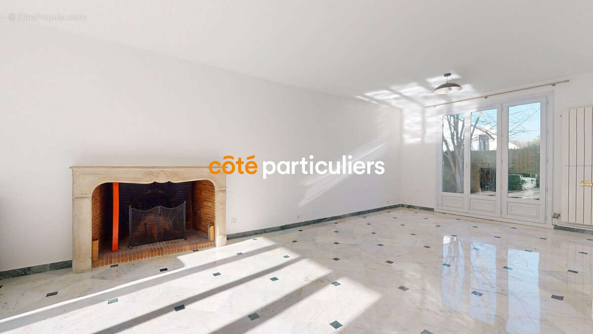 Maison à SAINT-REMY-LES-CHEVREUSE