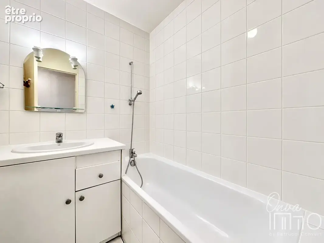 Neuville Centre - Lumineux T2 de 53m² avec balcon et garage - photo 8