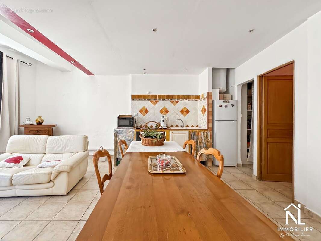 Appartement à SIGNES