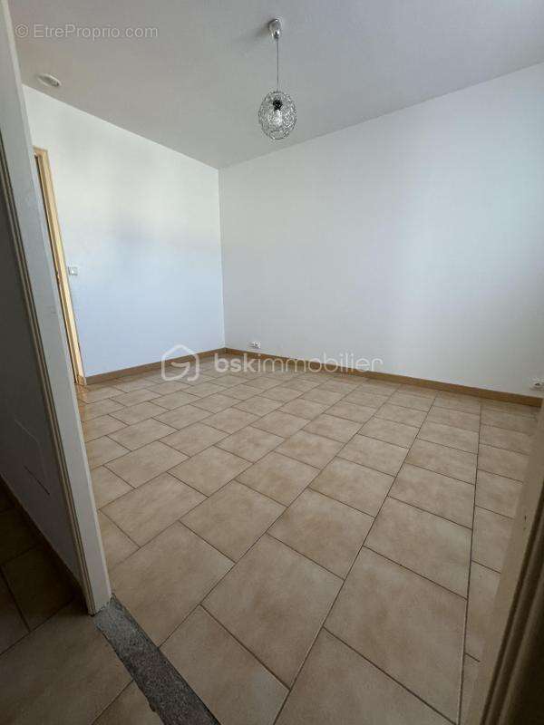 Maison à NISSAN-LEZ-ENSERUNE