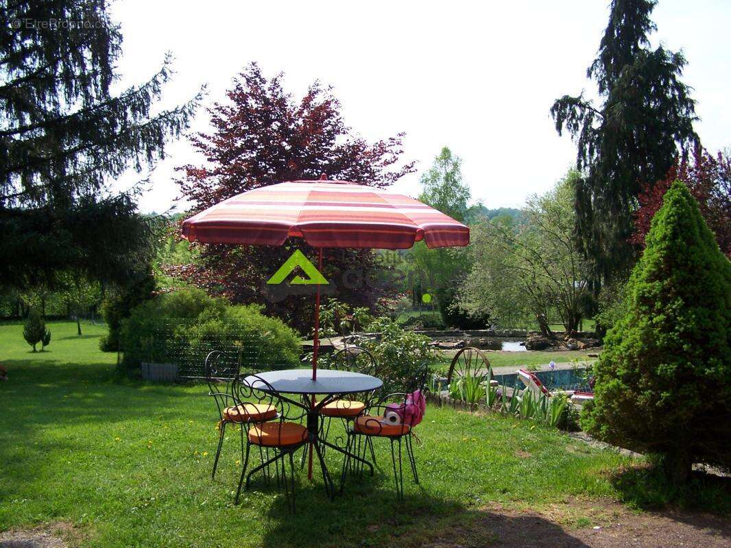 Maison à SAINT-YRIEIX-LA-MONTAGNE