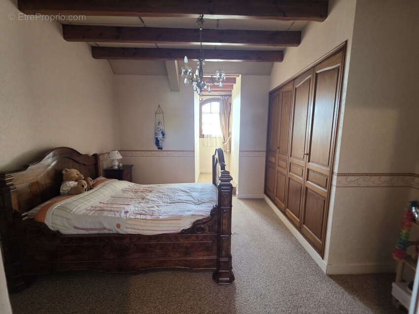 Maison à VILLOSANGES