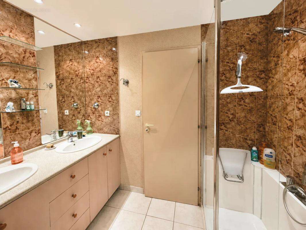 Maison de 8 pièces de 141 m² à La Chapelle-Saint-Laurent - photo 12