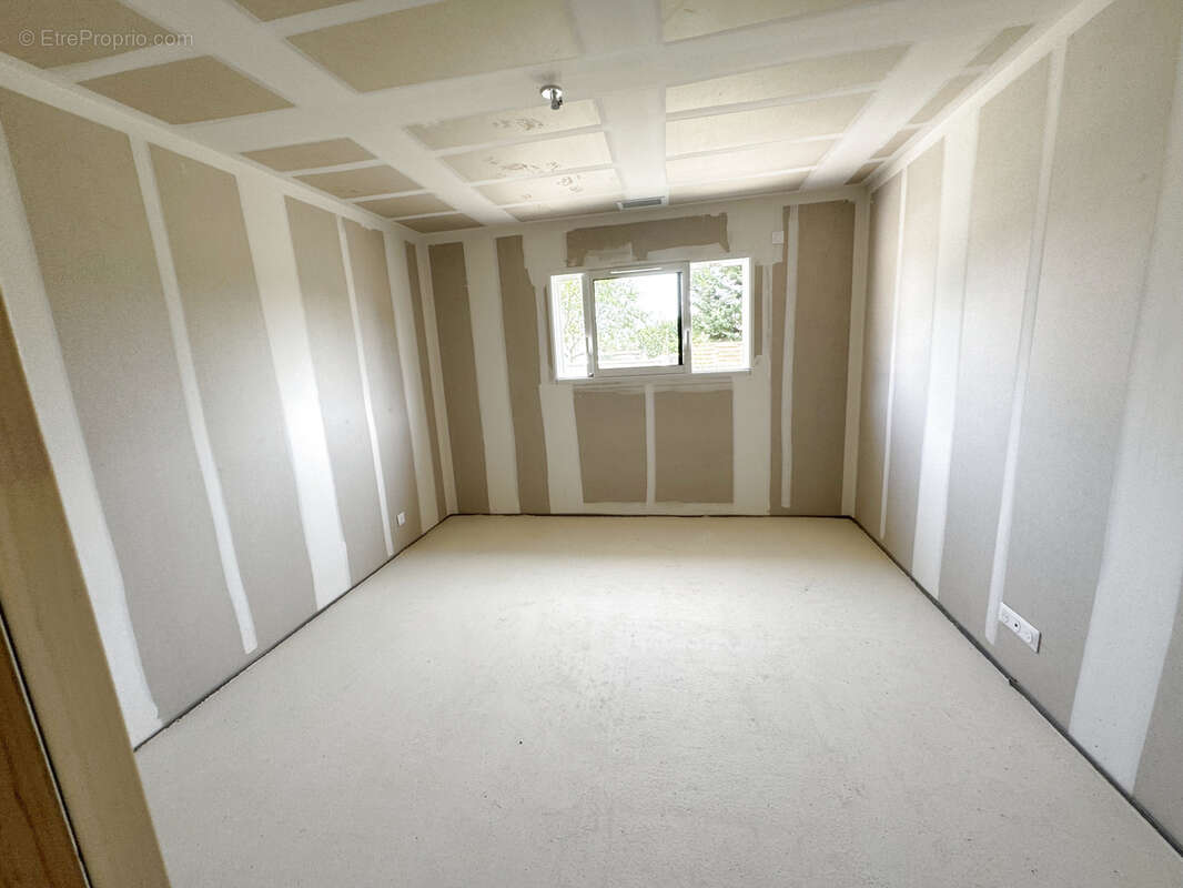 Maison à PAREMPUYRE