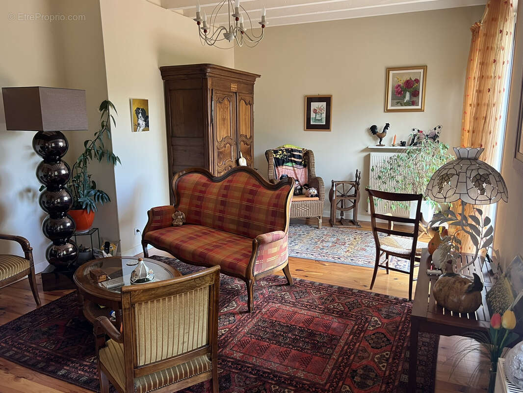 Maison à CHAROLLES