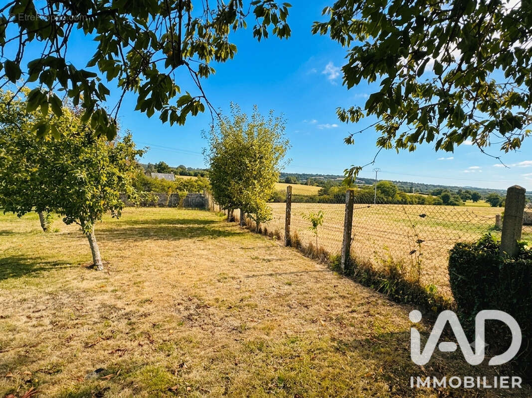 Maison 90 m² à La Barre-De-Semilly  - photo 5