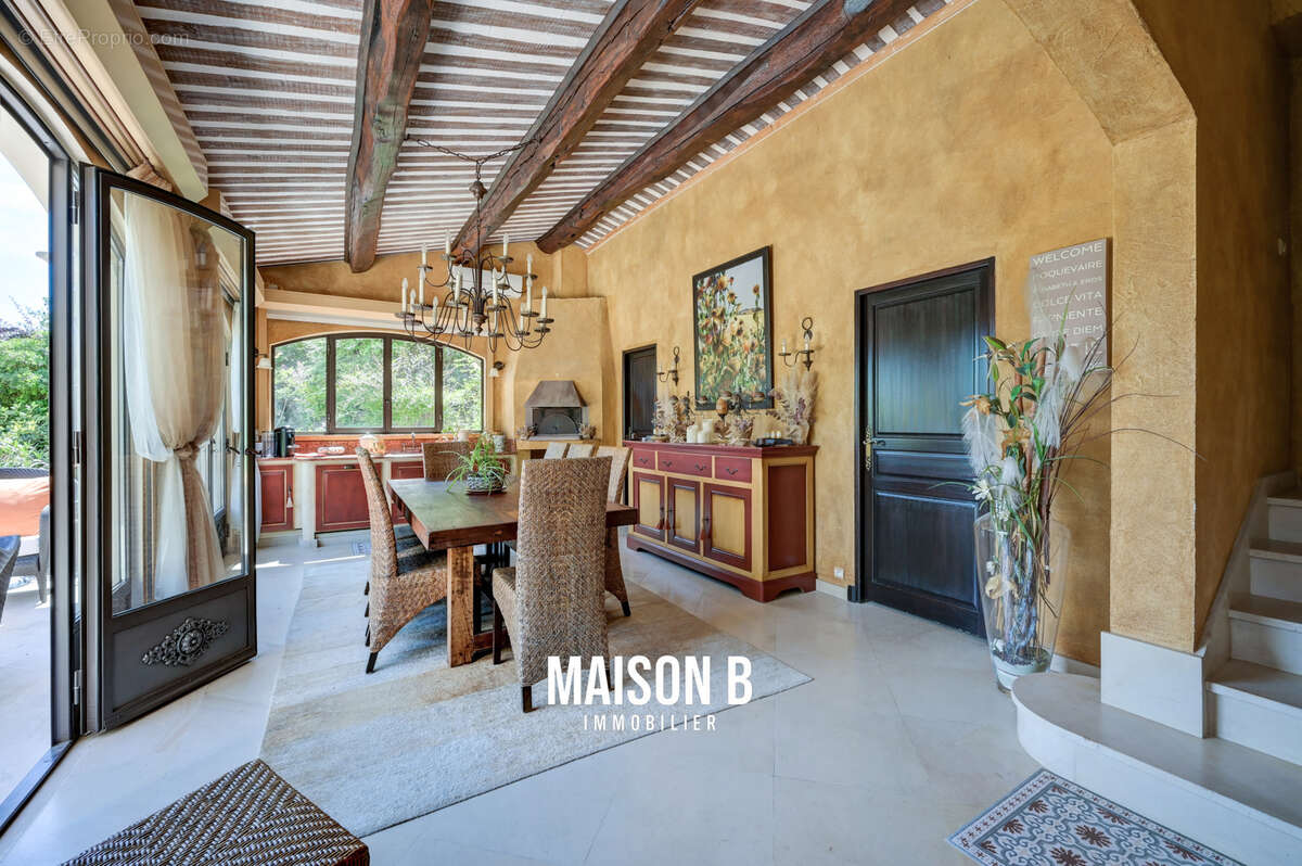 Maison à ROQUEVAIRE