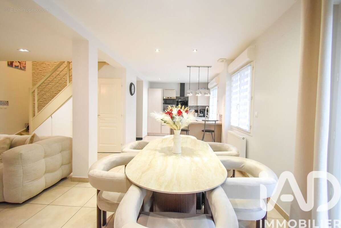 Photo 4 - Maison à COUBRON