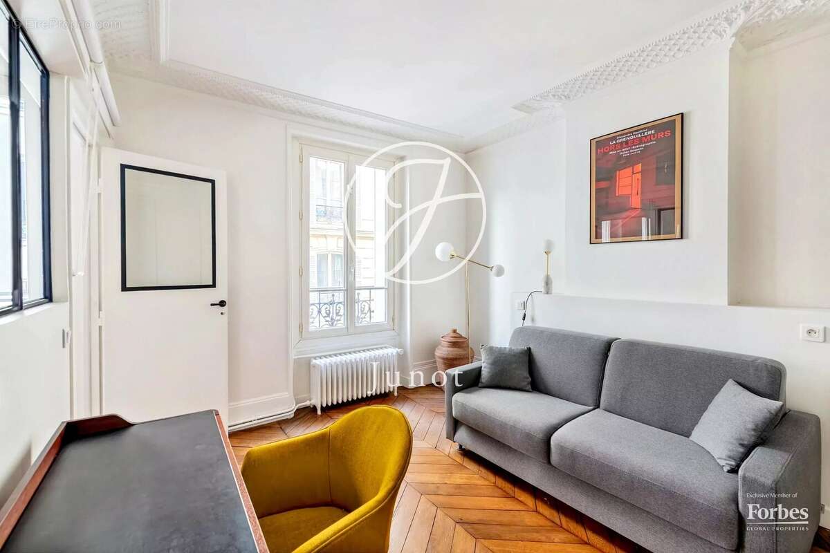 Appartement à PARIS-17E