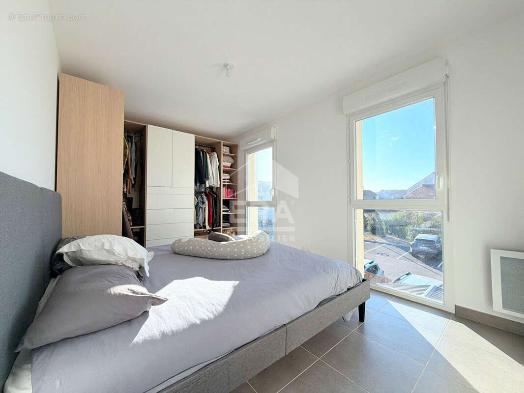 Appartement à SENAS