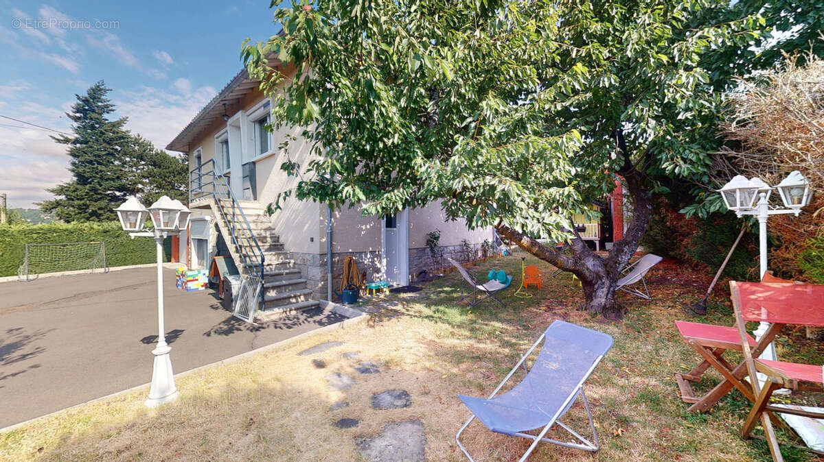 Maison à ESPALY-SAINT-MARCEL