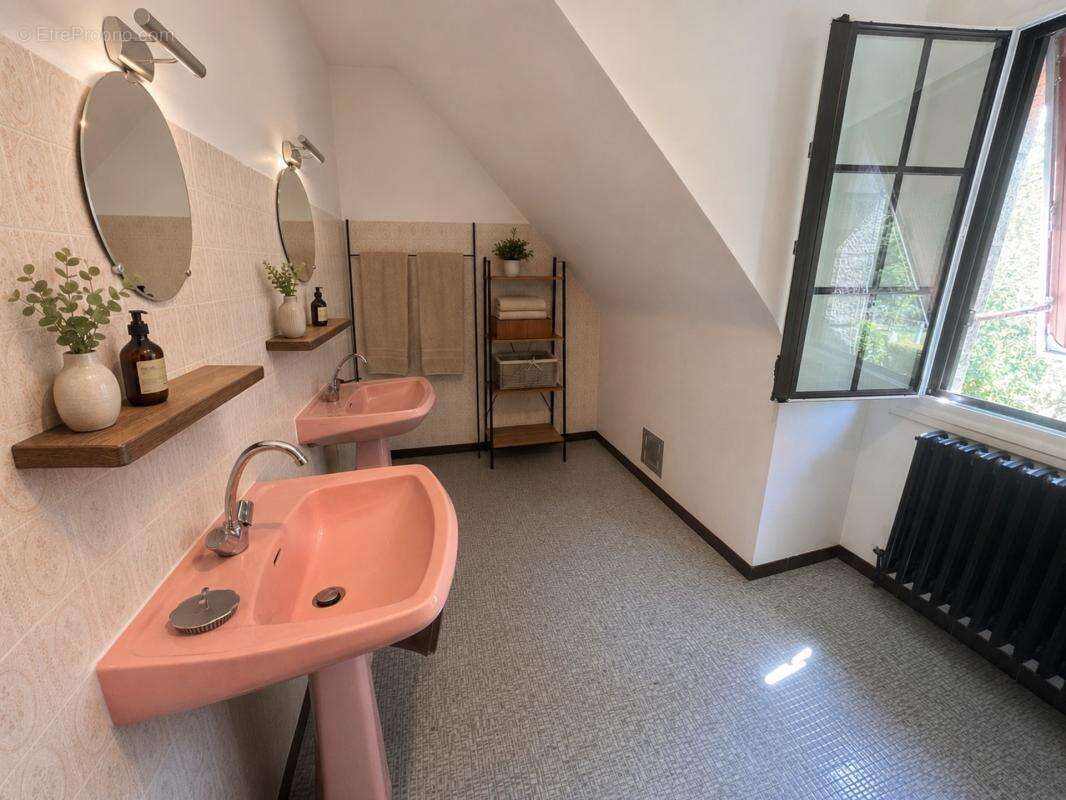 Saint-Avé – Quartier des Trois Rois – Maison familiale rénovée de 145 m² – 5 chambres – Terrain de 790 m² - photo 11