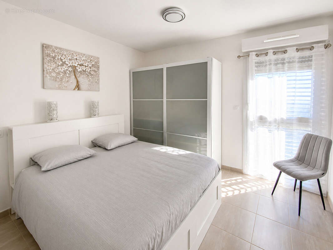 Appartement à SAINT-CYR-SUR-MER
