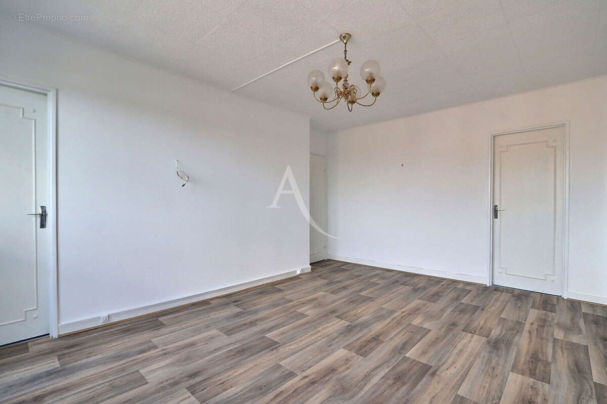 Appartement à LA COURNEUVE