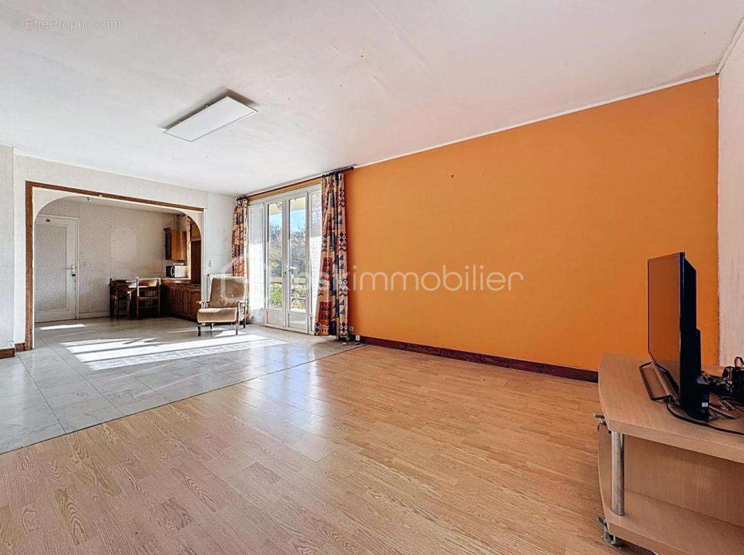 Maison à MONTFARVILLE