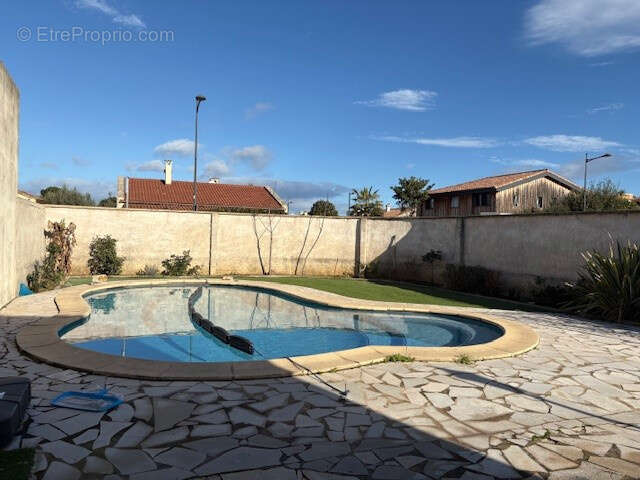 Appartement à MAUGUIO