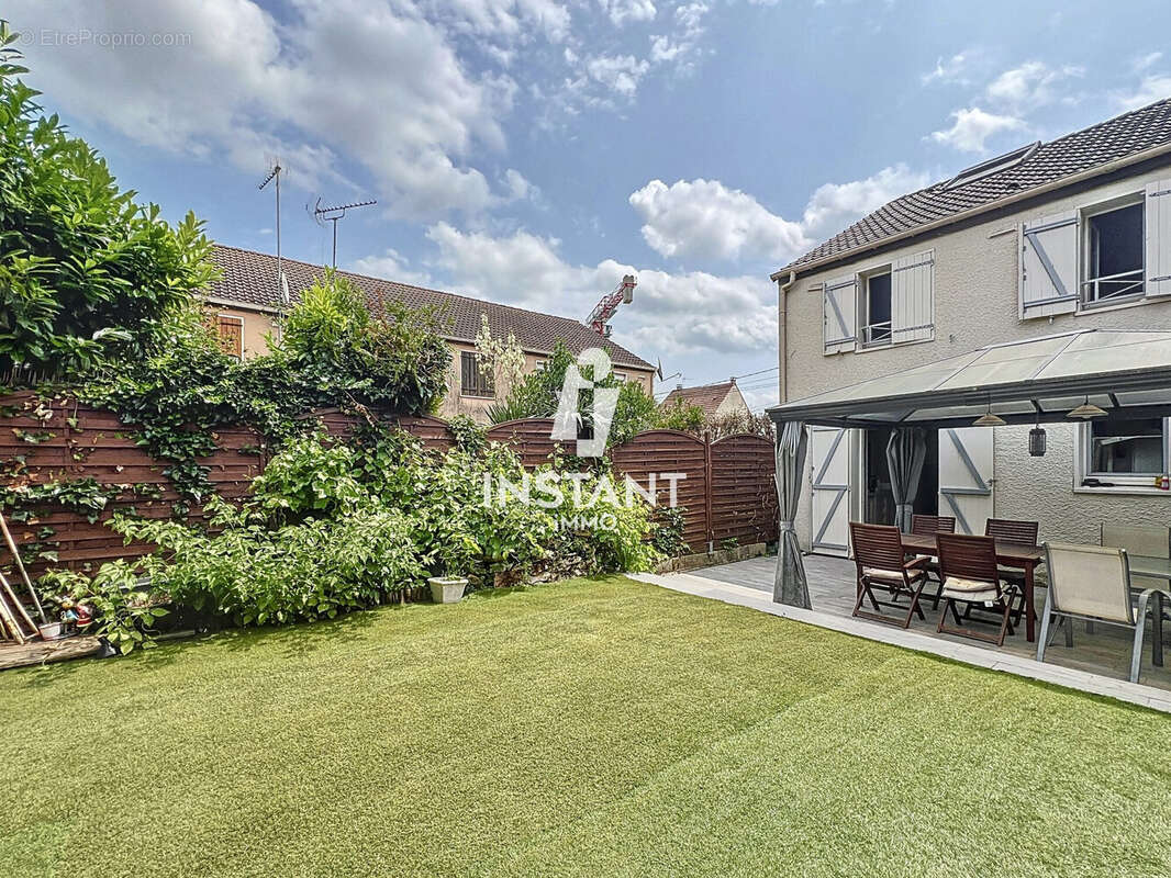 Maison à SAVIGNY-SUR-ORGE