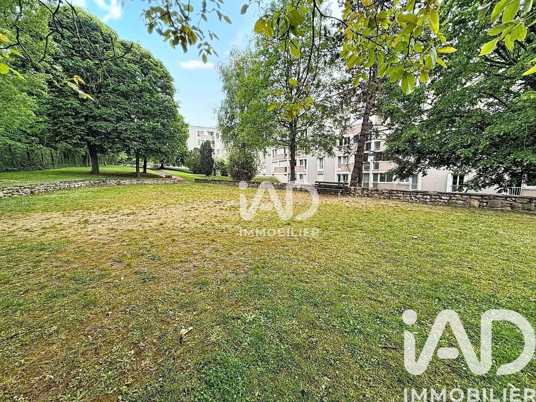 Photo 9 - Appartement à SAINT-CYR-L'ECOLE