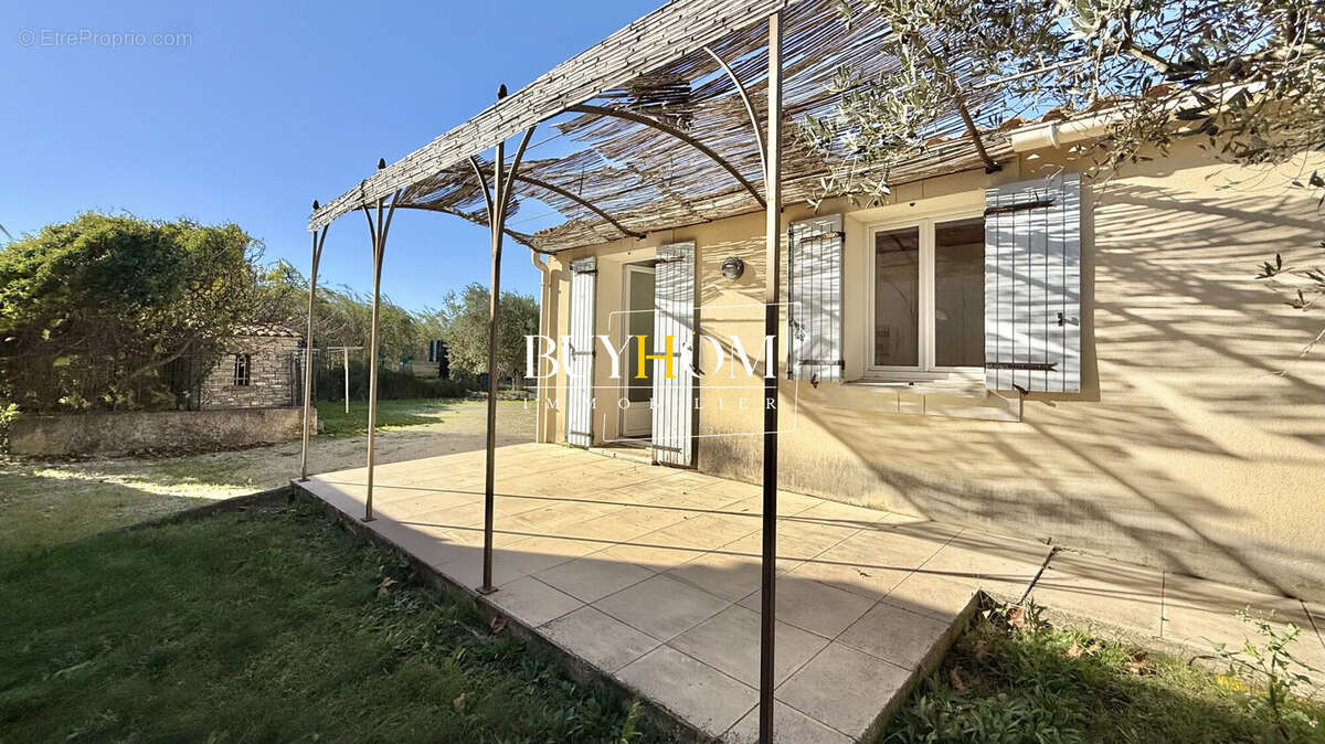 Maison à L'ISLE-SUR-LA-SORGUE