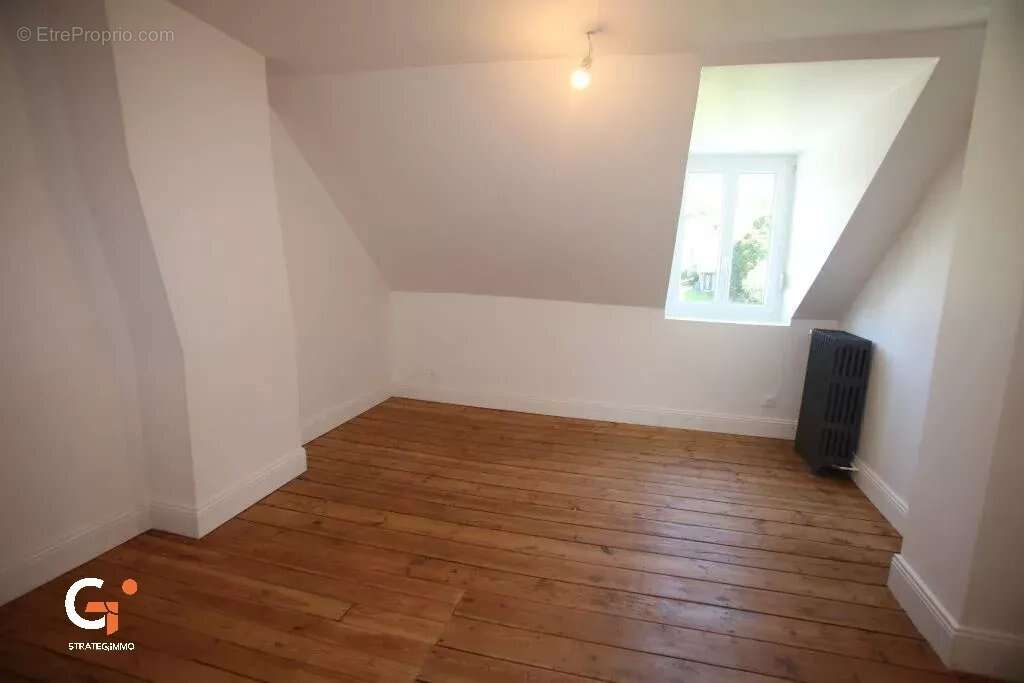 Maison 9 pièces avec jardin et garage - photo 13