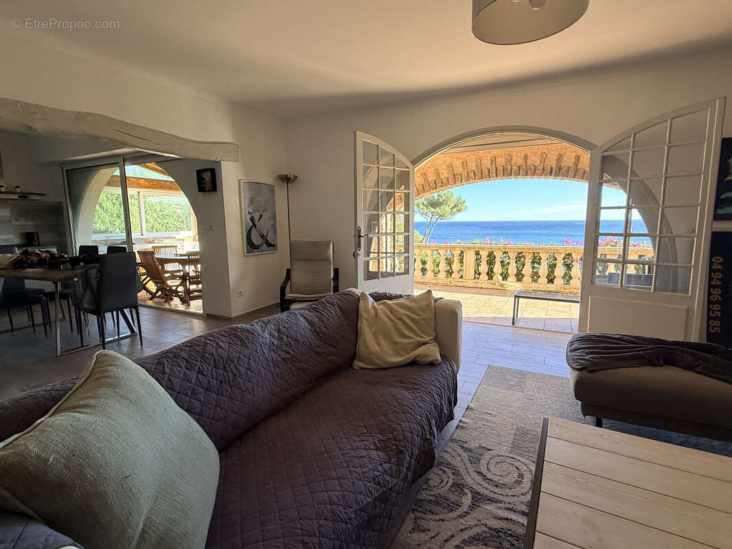 Maison à LES ISSAMBRES