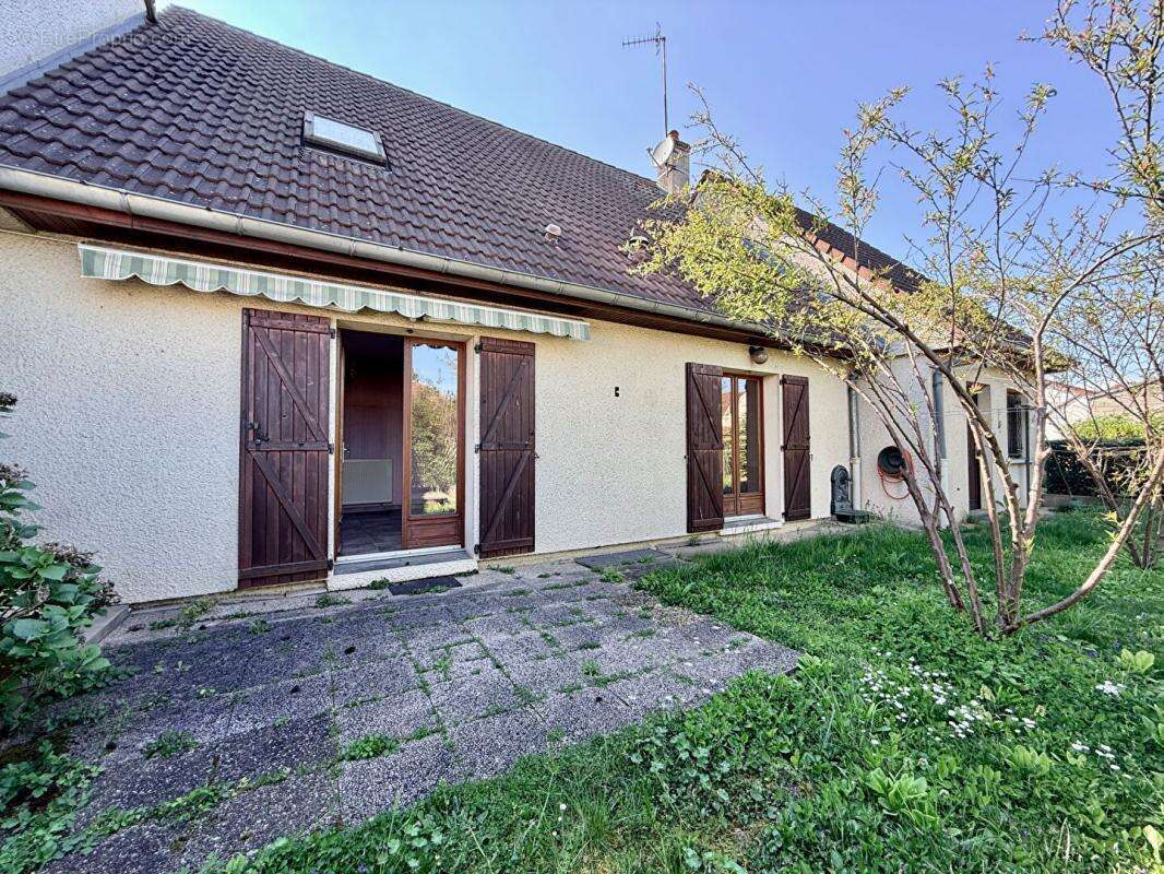 Maison 6 pièces 124 m2 avec garage et sous-sol - 4 chambres - photo 2