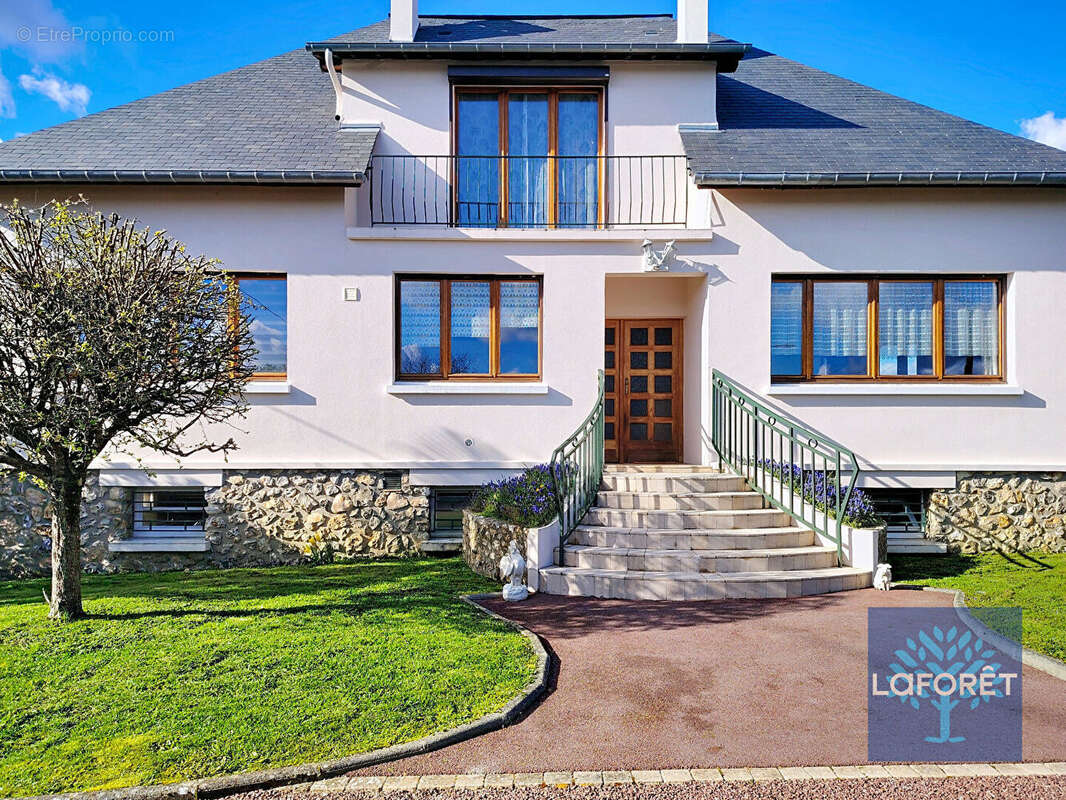 Maison à MONTFORT-SUR-RISLE